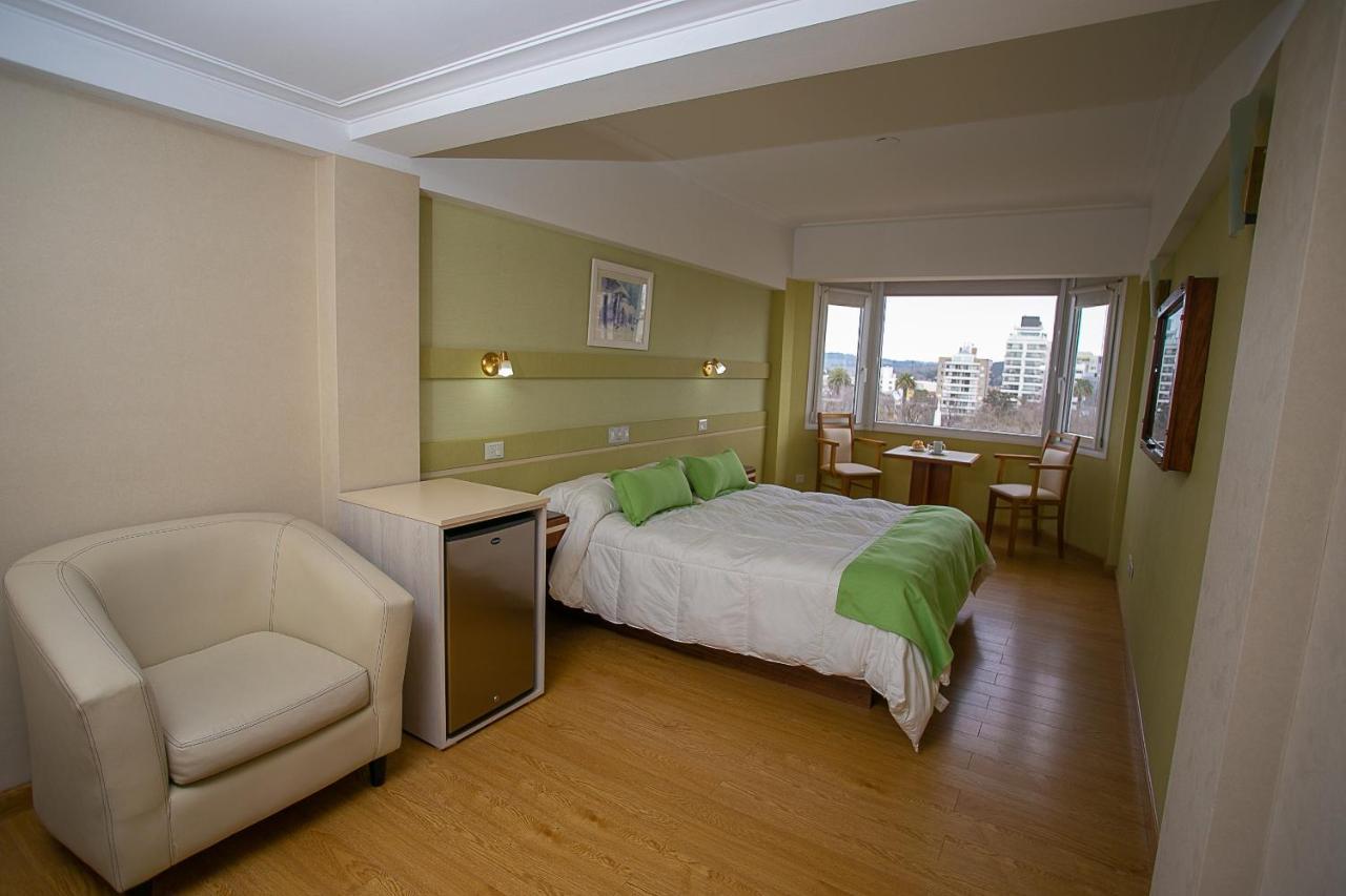 Hotel Dior Tandil Exteriér fotografie