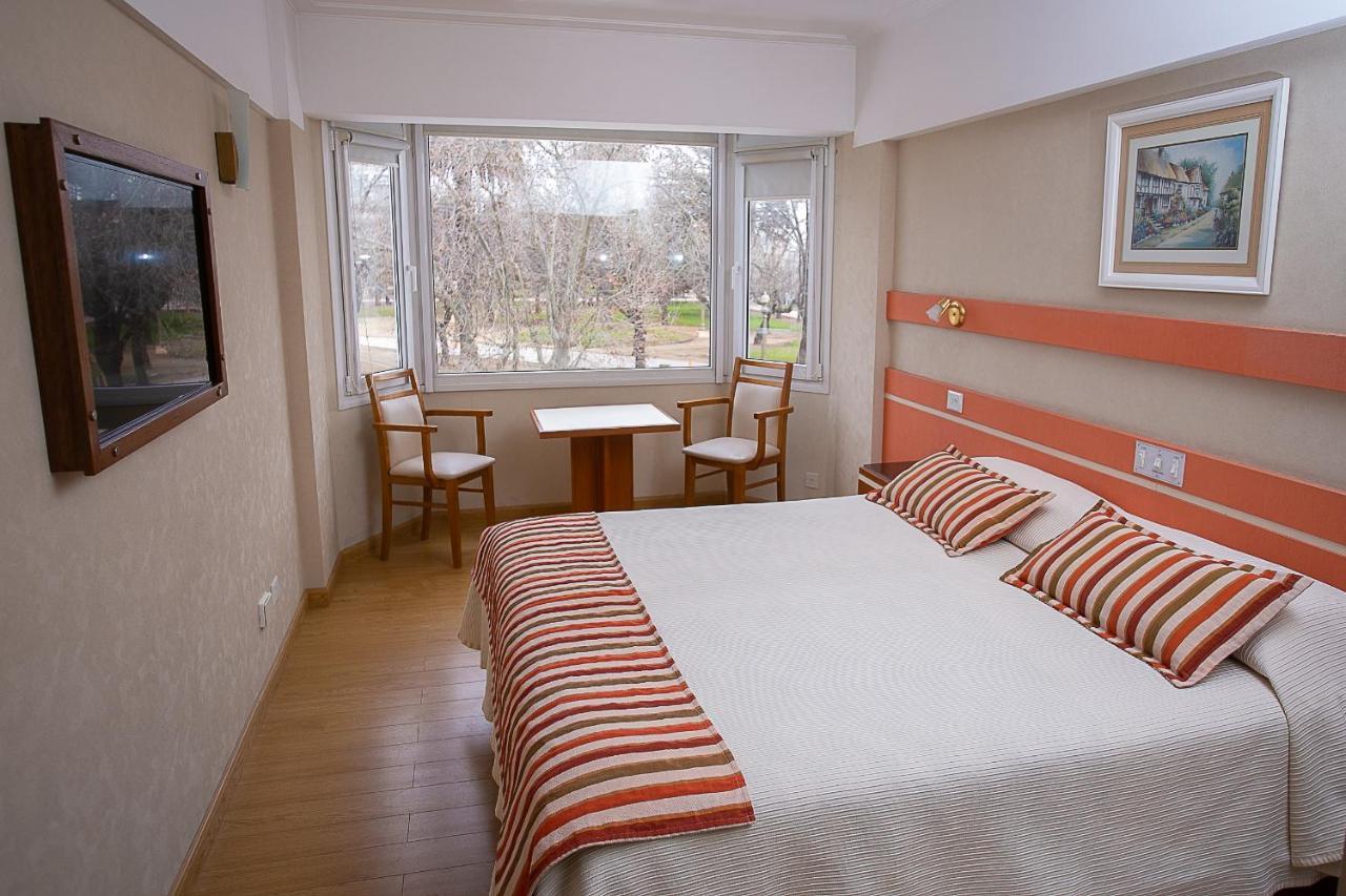 Hotel Dior Tandil Exteriér fotografie